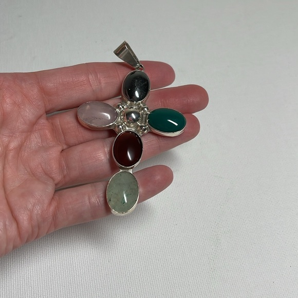 Sterling Silver and stone cross - Picture 5 of 7